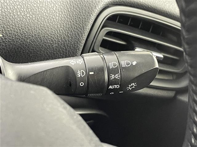 プリウス Ｓセーフティプラス　純正９型ナビ（ＣＤ　ＤＶＤ　ＢＴ　フルセグＴＶ）　バックカメラ　ビルトインＥＴＣ　ドライブレコーダー　トヨタセーフティセンス　プリクラッシュセーフティ　レーンキープアシスト　オートハイビーム（24枚目）