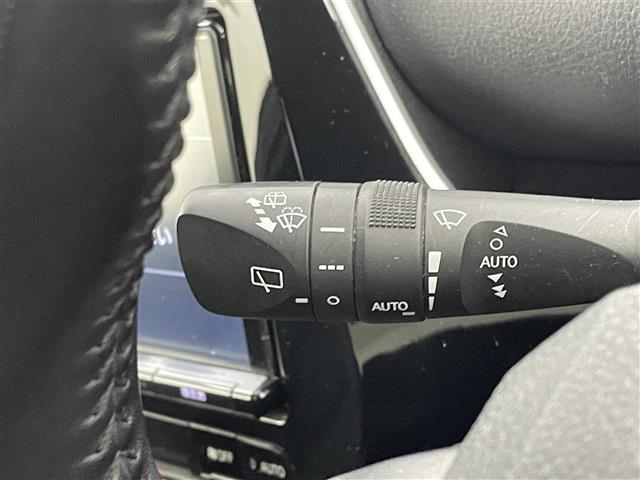 プリウス Ｓセーフティプラス　純正９型ナビ（ＣＤ　ＤＶＤ　ＢＴ　フルセグＴＶ）　バックカメラ　ビルトインＥＴＣ　ドライブレコーダー　トヨタセーフティセンス　プリクラッシュセーフティ　レーンキープアシスト　オートハイビーム（25枚目）