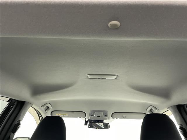 プリウス Ｓセーフティプラス　純正９型ナビ（ＣＤ　ＤＶＤ　ＢＴ　フルセグＴＶ）　バックカメラ　ビルトインＥＴＣ　ドライブレコーダー　トヨタセーフティセンス　プリクラッシュセーフティ　レーンキープアシスト　オートハイビーム（29枚目）