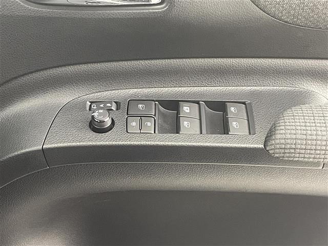 シエンタ ファンベースG 純正ナビ/フルセグTV バックカメラ ビルトインETC コーナーセンサー 衝突被害軽減ブレーキ レーンキープ アクセル踏み間違い防止 オートマチックハイビーム 両側電動スライドドア 純正15インチAW(32枚目)