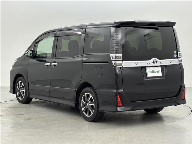 ヴォクシー ＺＳ　煌ＩＩ　後席モニター　両側パワースライドドア　純正１０型ナビ／フルセグＴＶ／ＢＴ　バックカメラ　ＥＴＣ　クルコン　衝突軽減　レーンキープ　コーナーセンサー　アイドリング　オートハイビーム　純正１６インチＡＷ（20枚目）