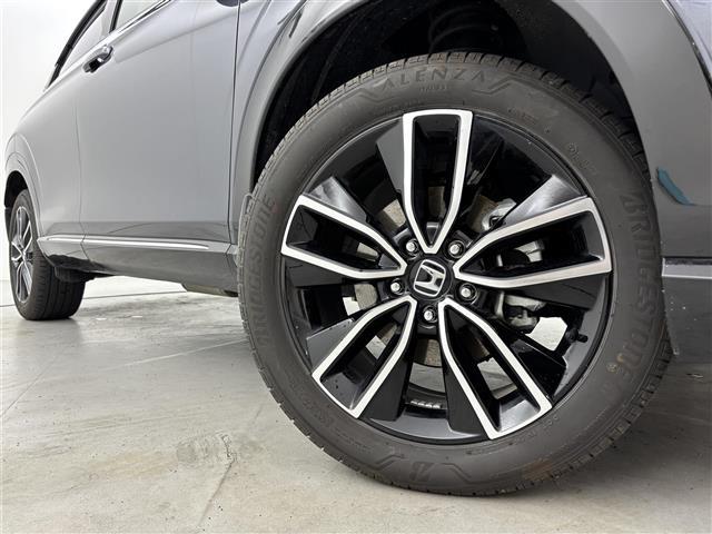 ヴェゼル ｅ：ＨＥＶ　Ｚ　純正９型ナビ　バックカメラ　ワイヤレス充電　ＥＴＣ　前後ドラレコ　衝突軽減　レーダークルコン　レーンキープ　コーナーセンサー　パワーバックドア　ダウンヒルアシスト　シートヒーター　純正１８インチＡＷ（18枚目）