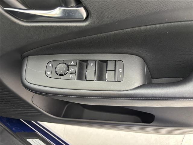 ノート Ｘ　純正ナビ　全方位カメラ　エマージェンシーブレーキ　レーンアシスト　ＢＳＭ　プロパイロット　アイドリングストップ　ドライブモード　デジタルルームミラー　置くだけ充電　ＥＴＣ　ドラレコ　純正アルミホイール（33枚目）