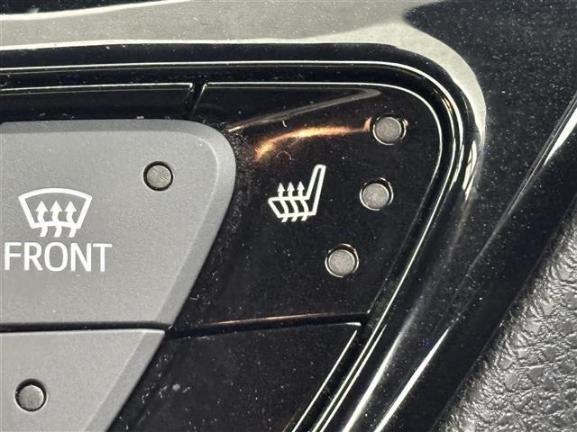 Ｃ－ＨＲ Ｇ　ワンオーナー　純正９型ナビ　バックカメラ　ＥＴＣ　衝突軽減　レーダークルコン　ＢＳＭ　レーンキープ　コーナーセンサー　横滑り防止　オートハイビーム　シートヒーター　ＴＶキャンセラー　純正１８インチＡＷ（13枚目）