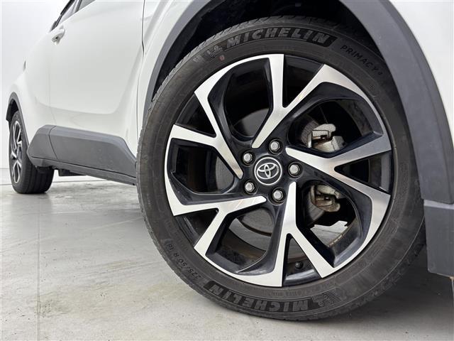 Ｃ－ＨＲ Ｇ　ワンオーナー　純正９型ナビ　バックカメラ　ＥＴＣ　衝突軽減　レーダークルコン　ＢＳＭ　レーンキープ　コーナーセンサー　横滑り防止　オートハイビーム　シートヒーター　ＴＶキャンセラー　純正１８インチＡＷ（18枚目）