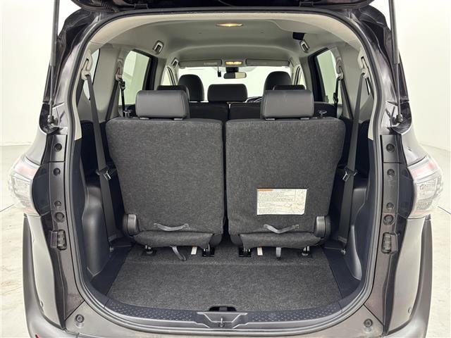 シエンタ Ｇ　クエロ　純正ナビ／フルセグＴＶ／ＢＴ　バックカメラ　ＥＴＣ　ドラレコ　両側パワースライドドア　衝突軽減　レーンキープ　コーナーセンサー　横滑り防止　オートハイビーム　アイドリング　ＬＥＤ　オートライト（16枚目）