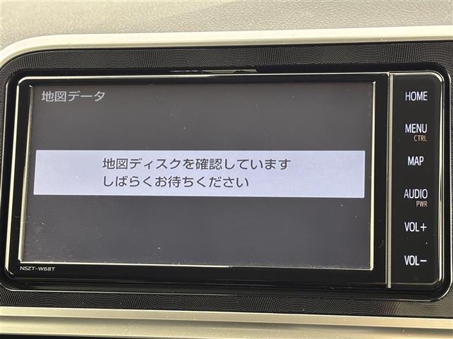 シエンタ Ｇ　純正ナビ／フルセグＴＶ／ＢＴ　全方位　両側パワースライドドア　ビルトインＥＴＣ　衝突軽減　レーンキープ　コーナーセンサー　横滑り防止　アイドリング　オートハイビーム　ＬＥＤ　革巻きステアリング（4枚目）