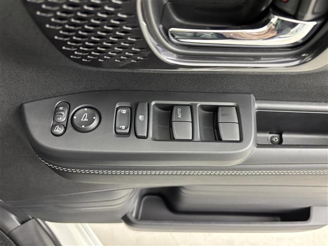 Ｎ－ＢＯＸカスタム コーディネートスタイル　純正ＤＡ　バックカメラ　両側パワースライドドア　レーダークルコン　衝突軽減　レーンキープ　コーナーセンサー　横滑り防止　アクセル踏み間違い　シートヒーター　オートライト　純正１４インチＡＷ　ＬＥＤ（31枚目）