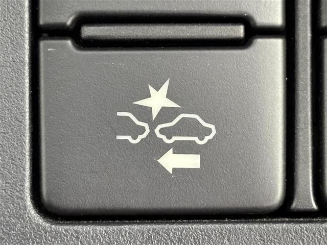 シエンタ Ｇ　クエロ　純正７型ナビ　全方位カメラ　衝突軽減ブレーキ　車線逸脱警報　オートハイビーム　ハーフレザーシート　両側電動スライドドア　　プッシュスタート　純正１５インチアルミ　ＥＴＣ　ＬＥＤヘッドライト　フォグ（7枚目）