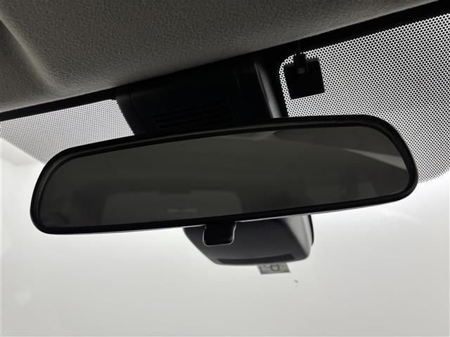 シエンタ Ｇ　クエロ　純正７型ナビ　全方位カメラ　衝突軽減ブレーキ　車線逸脱警報　オートハイビーム　ハーフレザーシート　両側電動スライドドア　　プッシュスタート　純正１５インチアルミ　ＥＴＣ　ＬＥＤヘッドライト　フォグ（29枚目）