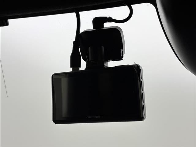 Ｎ－ＢＯＸカスタム ターボ　社外ナビ／フルセグＴＶ／ＢＴ　バックカメラ　両側パワースライドドア　ＥＴＣ　ドラレコ　レーダークルコン　衝突軽減　レーンキープ　コーナーセンサー　アクセル踏み間違い　シートヒーター　純正１５インチＡＷ（9枚目）