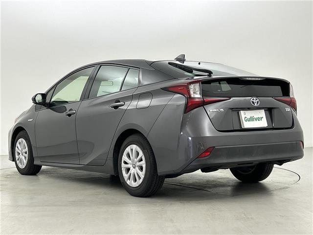 プリウス Ｓ　純正９型ナビ　フルセグ　衝突軽減　　ＬＤＡ　オートハイビーム　コーナーセンサー　レーダークルーズコントロール　バックカメラ　ＥＴＣ　純正ドライブレコーダー　プッシュスタート　純正１５インチＡＷ（20枚目）