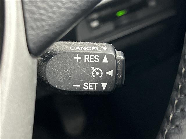 ヴォクシー ＺＳ　煌ＩＩ　純正９型ナビ　バックカメラ　純正フリップダウンモニター　衝突軽減　車線逸脱警報　ＡＨＢ　クルーズコントロール　両側電動スライド　リアエアコン　ＬＥＤヘッドライト　ＬＥＤフォグ　純正１６インチアルミ（12枚目）