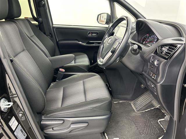ヴォクシー ＺＳ　煌ＩＩ　純正９型ナビ　バックカメラ　純正フリップダウンモニター　衝突軽減　車線逸脱警報　ＡＨＢ　クルーズコントロール　両側電動スライド　リアエアコン　ＬＥＤヘッドライト　ＬＥＤフォグ　純正１６インチアルミ（14枚目）