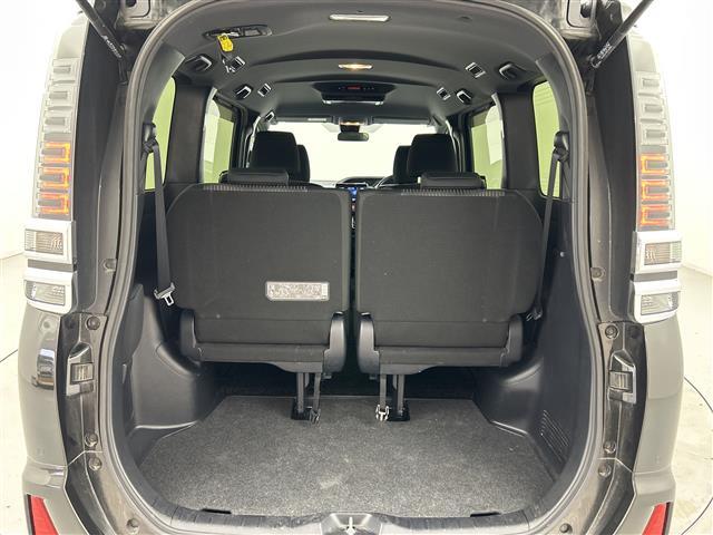 ヴォクシー ＺＳ　煌ＩＩ　純正９型ナビ　バックカメラ　純正フリップダウンモニター　衝突軽減　車線逸脱警報　ＡＨＢ　クルーズコントロール　両側電動スライド　リアエアコン　ＬＥＤヘッドライト　ＬＥＤフォグ　純正１６インチアルミ（16枚目）