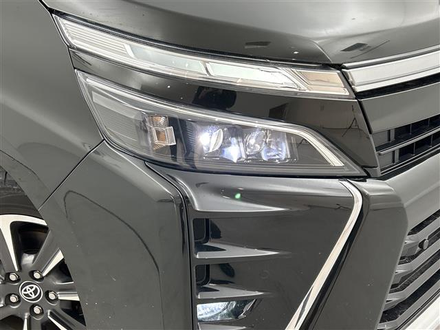 ヴォクシー ＺＳ　煌ＩＩ　純正９型ナビ　バックカメラ　純正フリップダウンモニター　衝突軽減　車線逸脱警報　ＡＨＢ　クルーズコントロール　両側電動スライド　リアエアコン　ＬＥＤヘッドライト　ＬＥＤフォグ　純正１６インチアルミ（17枚目）