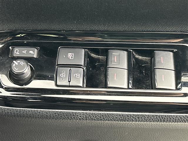 ヴォクシー ＺＳ　煌ＩＩ　純正９型ナビ　バックカメラ　純正フリップダウンモニター　衝突軽減　車線逸脱警報　ＡＨＢ　クルーズコントロール　両側電動スライド　リアエアコン　ＬＥＤヘッドライト　ＬＥＤフォグ　純正１６インチアルミ（29枚目）