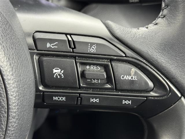 ヤリスクロス ハイブリッドＧ　純正ディスプレイオーディオ　ナビキット　全方位カメラ　プリクラッシュセーフティ　ＬＴＡ　ＡＨＢ　レーダークルーズコントロール　ＢＳＭ　ソナー　電動パーキングブレーキ　ＥＴＣ２．０　純正アルミ（9枚目）