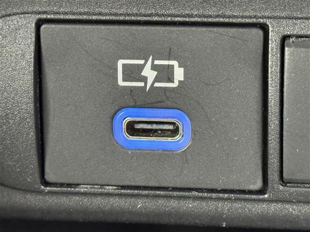 ヤリスクロス ハイブリッドＧ　純正ディスプレイオーディオ　ナビキット　全方位カメラ　プリクラッシュセーフティ　ＬＴＡ　ＡＨＢ　レーダークルーズコントロール　ＢＳＭ　ソナー　電動パーキングブレーキ　ＥＴＣ２．０　純正アルミ（29枚目）