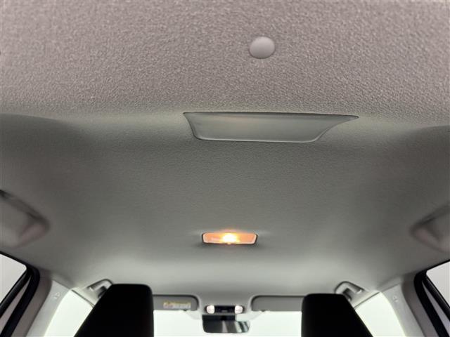 ヤリスクロス ハイブリッドＧ　純正ディスプレイオーディオ　ナビキット　全方位カメラ　プリクラッシュセーフティ　ＬＴＡ　ＡＨＢ　レーダークルーズコントロール　ＢＳＭ　ソナー　電動パーキングブレーキ　ＥＴＣ２．０　純正アルミ（34枚目）