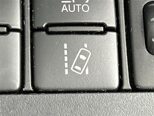 シエンタ Ｇ　セーフティエディションＩＩ　純正７型ナビ　フルセグ　バックカメラ　後席モニター　衝突軽減　ＬＤＡ　オートハイビーム　ソナー　シートヒーター　ハンドルヒーター　両側電動スライドドア　ＥＴＣ　前後ドラレコ　ＬＥＤヘッドライト（12枚目）