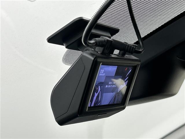 シエンタ Ｇ　セーフティエディションＩＩ　純正７型ナビ　フルセグ　バックカメラ　後席モニター　衝突軽減　ＬＤＡ　オートハイビーム　ソナー　シートヒーター　ハンドルヒーター　両側電動スライドドア　ＥＴＣ　前後ドラレコ　ＬＥＤヘッドライト（14枚目）