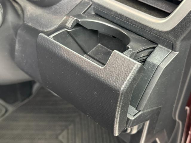 ルーミー カスタムＧ　純正７型ナビ（ＣＤ　ＤＶＤ　ＢＴ　フルセグ）　全方位カメラ　ＥＴＣ　前後ドライブレコーダー　衝突被害軽減ブレーキ　レーンキープアシスト　コーナーセンサー　クルーズコントロール　オートライト　ＬＥＤ（70枚目）