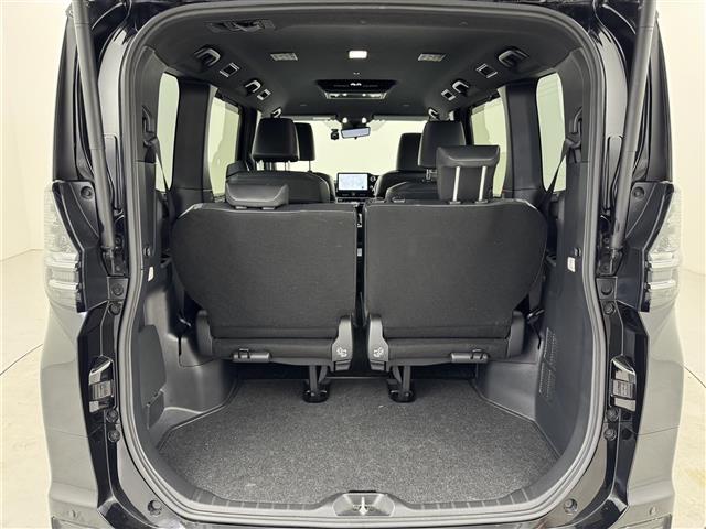 ヴォクシー Ｓ－Ｚ　後席モニター　純正ナビ　全方位　デジタルルームミラー　両側パワースライドドア　ドラレコ　ＥＴＣ　ＢＳＭ　衝突軽減　レーダークルコン　レーンキープ　コーナーセンサー　パワーバックドア　パーキングアシスト（16枚目）