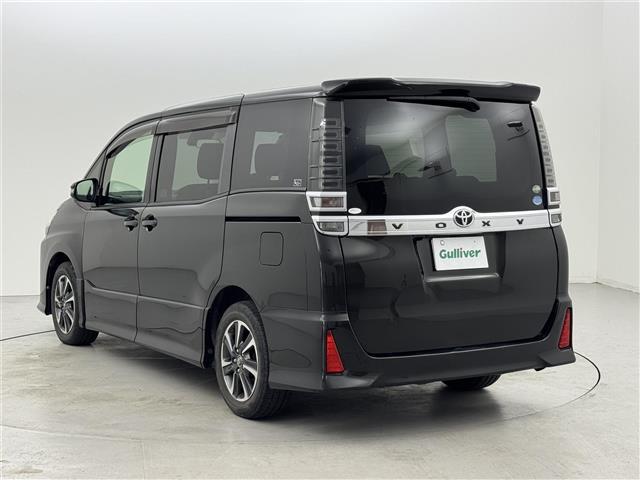 ヴォクシー ＺＳ　社外ナビ／フルセグＴＶ／ＢＴ　バックカメラ　片側パワースライドドア　ＥＴＣ　クルコン　衝突軽減　レーンキープ　横滑り防止　オートハイビーム　アイドリング　アクセル踏み間違い　純正１６インチＡＷ　ＬＥＤ（20枚目）