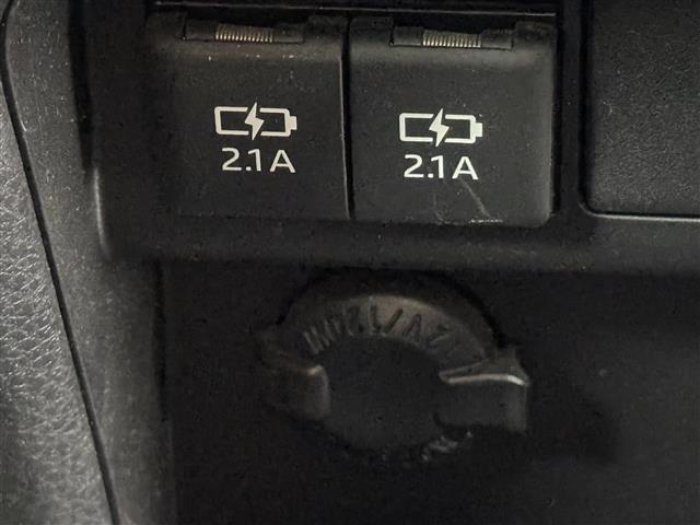 ヴォクシー ＺＳ　社外ナビ／フルセグＴＶ／ＢＴ　バックカメラ　片側パワースライドドア　ＥＴＣ　クルコン　衝突軽減　レーンキープ　横滑り防止　オートハイビーム　アイドリング　アクセル踏み間違い　純正１６インチＡＷ　ＬＥＤ（32枚目）