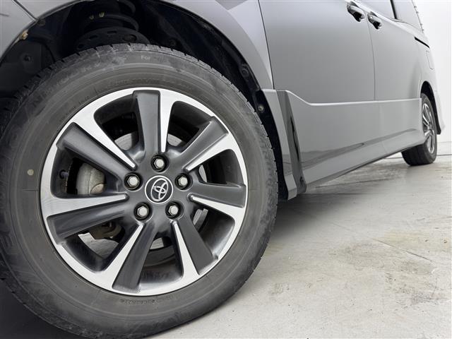 ヴォクシー ＺＳ　社外ナビ／フルセグＴＶ／ＢＴ　バックカメラ　片側パワースライドドア　ＥＴＣ　クルコン　衝突軽減　レーンキープ　横滑り防止　オートハイビーム　アイドリング　アクセル踏み間違い　純正１６インチＡＷ　ＬＥＤ（41枚目）