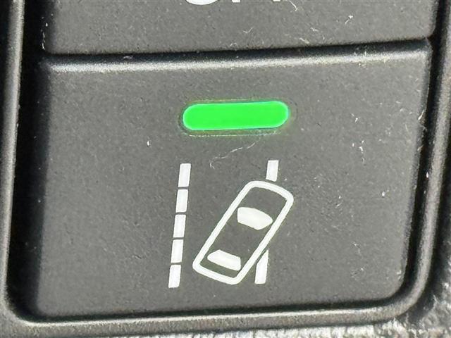 ヴェゼル ハイブリッドＲＳ・ホンダセンシング　純正ナビ　バックカメラ　衝突軽減　アダプティブクルーズコントロール　レーンキープ　横滑り防止　アクセル踏み間違い　ＥＴＣ　前後ドラレコ　シートヒーター　パドルシフト　純正１８インチＡＷ　ＬＥＤ（11枚目）