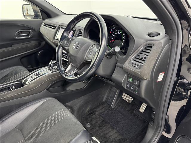 ヴェゼル ハイブリッドＲＳ・ホンダセンシング　純正ナビ　バックカメラ　衝突軽減　アダプティブクルーズコントロール　レーンキープ　横滑り防止　アクセル踏み間違い　ＥＴＣ　前後ドラレコ　シートヒーター　パドルシフト　純正１８インチＡＷ　ＬＥＤ（22枚目）