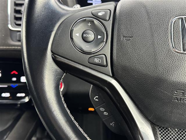 ヴェゼル ハイブリッドＲＳ・ホンダセンシング　純正ナビ　バックカメラ　衝突軽減　アダプティブクルーズコントロール　レーンキープ　横滑り防止　アクセル踏み間違い　ＥＴＣ　前後ドラレコ　シートヒーター　パドルシフト　純正１８インチＡＷ　ＬＥＤ（24枚目）