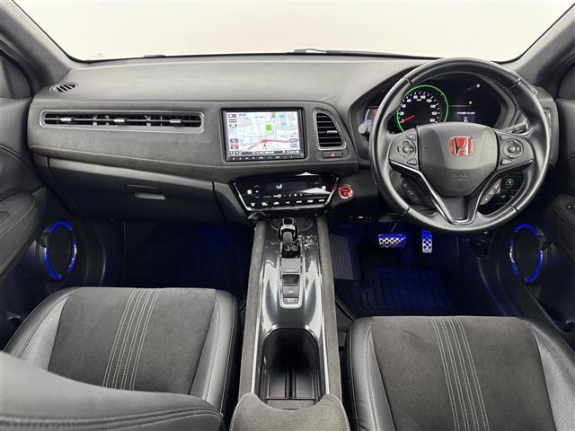 ヴェゼル ハイブリッドＲＳ・ホンダセンシング　純正８型ナビ／フルセグＴＶ／ＢＴ　バックカメラ　ＥＴＣ　衝突軽減　クルコン　レーンキープ　コーナーセンサー　横滑り防止　アクセル踏み間違い　パドルシフト　ハーフレザーシート　シートヒーター　純正ＡＷ（3枚目）