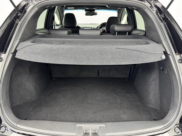 ヴェゼル ハイブリッドＲＳ・ホンダセンシング　純正８型ナビ／フルセグＴＶ／ＢＴ　バックカメラ　ＥＴＣ　衝突軽減　クルコン　レーンキープ　コーナーセンサー　横滑り防止　アクセル踏み間違い　パドルシフト　ハーフレザーシート　シートヒーター　純正ＡＷ（17枚目）