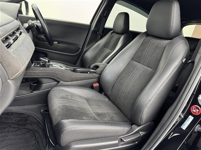 ヴェゼル ハイブリッドＲＳ・ホンダセンシング　純正８型ナビ／フルセグＴＶ／ＢＴ　バックカメラ　ＥＴＣ　衝突軽減　クルコン　レーンキープ　コーナーセンサー　横滑り防止　アクセル踏み間違い　パドルシフト　ハーフレザーシート　シートヒーター　純正ＡＷ（35枚目）