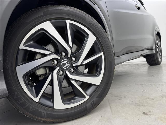 ヴェゼル ハイブリッドＲＳ・ホンダセンシング　純正８型ナビ／フルセグＴＶ／ＢＴ　バックカメラ　ＥＴＣ　衝突軽減　クルコン　レーンキープ　コーナーセンサー　横滑り防止　アクセル踏み間違い　パドルシフト　ハーフレザーシート　シートヒーター　純正ＡＷ（42枚目）