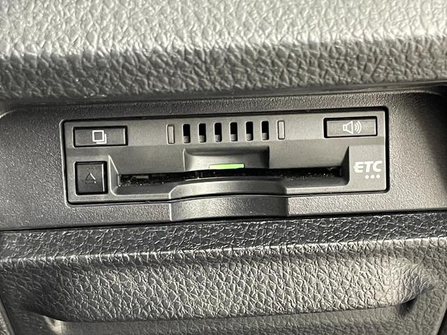 ヴォクシー ＺＳ　煌ＩＩ　後席モニター　社外ナビ（フルセグＴＶ）　前後ドラレコ　ＥＴＣ　クルーズコントロール　コーナーセンサー　衝突軽減ブレーキ　レーンキープ　ＰＫＳＢ　ＭＴモード付き　両側電動スライドドア　純正１６インチＡＷ（12枚目）