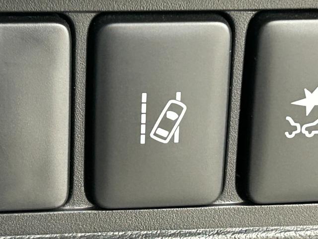 デリカＤ：５ Ｐ　純正１０型ナビ　全方位カメラ　前後ドラレコ　ＥＴＣ　ＡＣＣ　衝突軽減ブレーキ　レーンキープ　ＢＳＭ　パドルシフト　両側電動スライドドア　電動サイドステップ　ステアリングヒーター　シートヒーター　ＬＥＤ（9枚目）