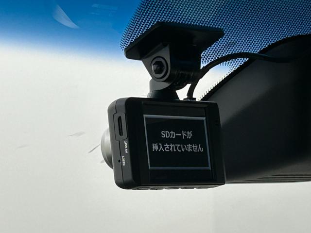 デリカＤ：５ Ｐ　純正１０型ナビ　全方位カメラ　前後ドラレコ　ＥＴＣ　ＡＣＣ　衝突軽減ブレーキ　レーンキープ　ＢＳＭ　パドルシフト　両側電動スライドドア　電動サイドステップ　ステアリングヒーター　シートヒーター　ＬＥＤ（13枚目）