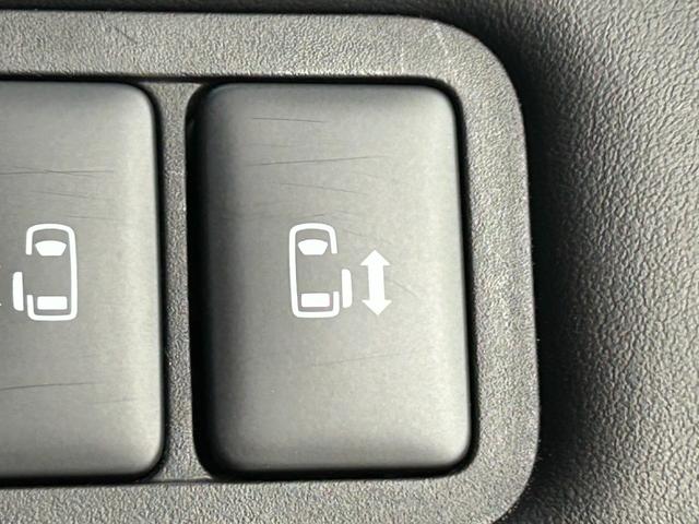 デリカＤ：５ Ｐ　純正１０型ナビ　全方位カメラ　前後ドラレコ　ＥＴＣ　ＡＣＣ　衝突軽減ブレーキ　レーンキープ　ＢＳＭ　パドルシフト　両側電動スライドドア　電動サイドステップ　ステアリングヒーター　シートヒーター　ＬＥＤ（31枚目）