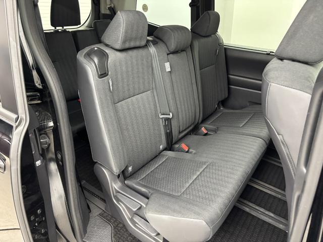 ノア ハイブリッドG 純正10.5型DAナビ 全方位カメラ ETC2.0 前後ドラレコ レーダークルコン トヨタセーフティセンス アクセル踏み間違い防止 パーキングアシスト 片側電動スライドドア 純正16インチAW LED(15枚目)