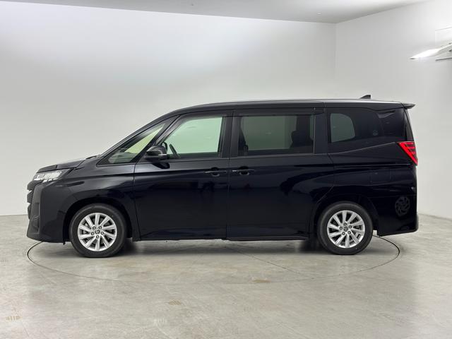 ノア ハイブリッドG 純正10.5型DAナビ 全方位カメラ ETC2.0 前後ドラレコ レーダークルコン トヨタセーフティセンス アクセル踏み間違い防止 パーキングアシスト 片側電動スライドドア 純正16インチAW LED(38枚目)