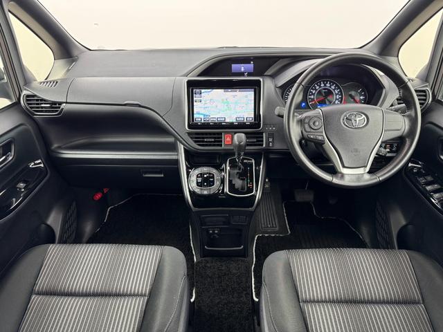 ヴォクシー ＺＳ　煌　純正ナビ／フルセグＴＶ／ＢＴ　両側パワースライドドア　ＥＴＣ　ドライブレコーダー　バックカメラ　クルーズコントロール　衝突軽減被害システム　レーンキープ　横滑り防止装置　オートマチックハイビーム（2枚目）