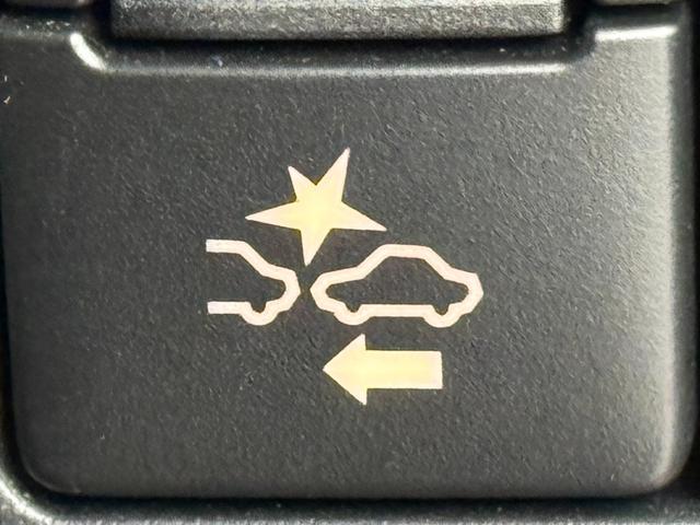 ヴォクシー ＺＳ　煌　純正ナビ／フルセグＴＶ／ＢＴ　両側パワースライドドア　ＥＴＣ　ドライブレコーダー　バックカメラ　クルーズコントロール　衝突軽減被害システム　レーンキープ　横滑り防止装置　オートマチックハイビーム（11枚目）