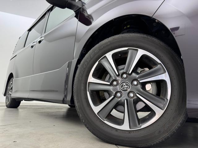 ヴォクシー ＺＳ　煌　純正ナビ／フルセグＴＶ／ＢＴ　両側パワースライドドア　ＥＴＣ　ドライブレコーダー　バックカメラ　クルーズコントロール　衝突軽減被害システム　レーンキープ　横滑り防止装置　オートマチックハイビーム（18枚目）