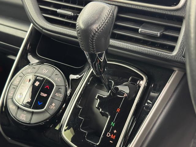 ヴォクシー ＺＳ　煌　純正ナビ／フルセグＴＶ／ＢＴ　両側パワースライドドア　ＥＴＣ　ドライブレコーダー　バックカメラ　クルーズコントロール　衝突軽減被害システム　レーンキープ　横滑り防止装置　オートマチックハイビーム（28枚目）