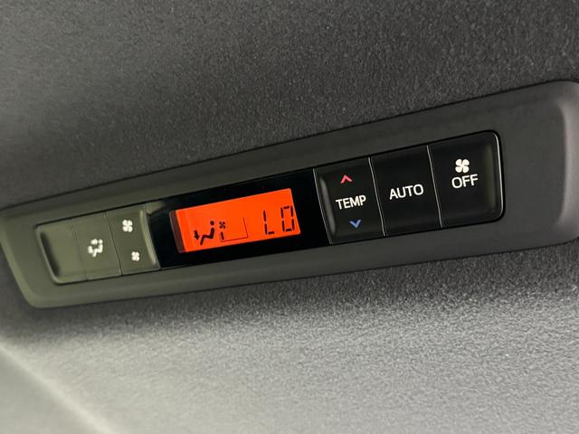 ヴォクシー ＺＳ　煌　純正ナビ／フルセグＴＶ／ＢＴ　両側パワースライドドア　ＥＴＣ　ドライブレコーダー　バックカメラ　クルーズコントロール　衝突軽減被害システム　レーンキープ　横滑り防止装置　オートマチックハイビーム（31枚目）