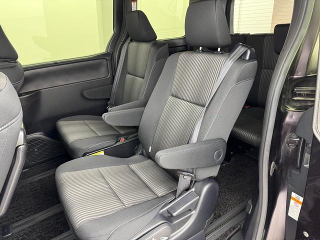 ヴォクシー ＺＳ　煌　純正ナビ／フルセグＴＶ／ＢＴ　両側パワースライドドア　ＥＴＣ　ドライブレコーダー　バックカメラ　クルーズコントロール　衝突軽減被害システム　レーンキープ　横滑り防止装置　オートマチックハイビーム（35枚目）